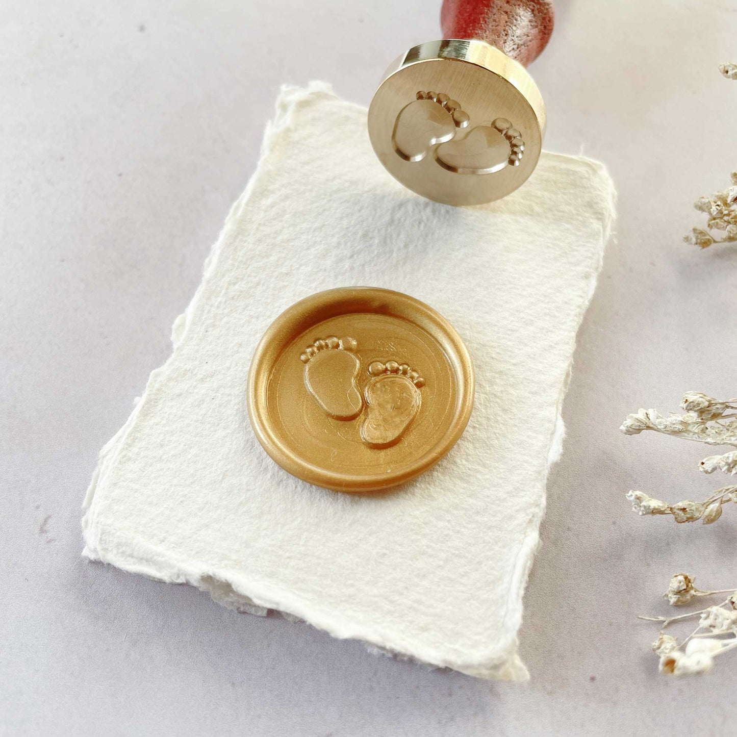 Siegelstempel "Babyfüße" für Wachssiegel zur Geburt