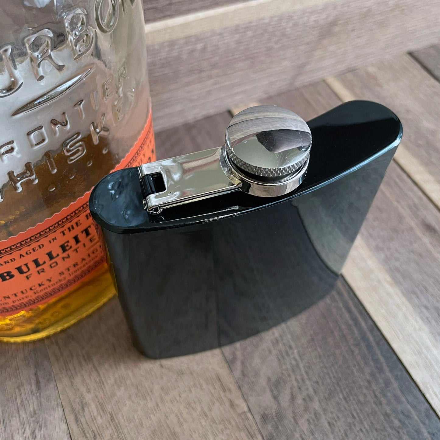 Personalisierter Flachmann mit schwarz glänzendem Lack - Trauzeuge