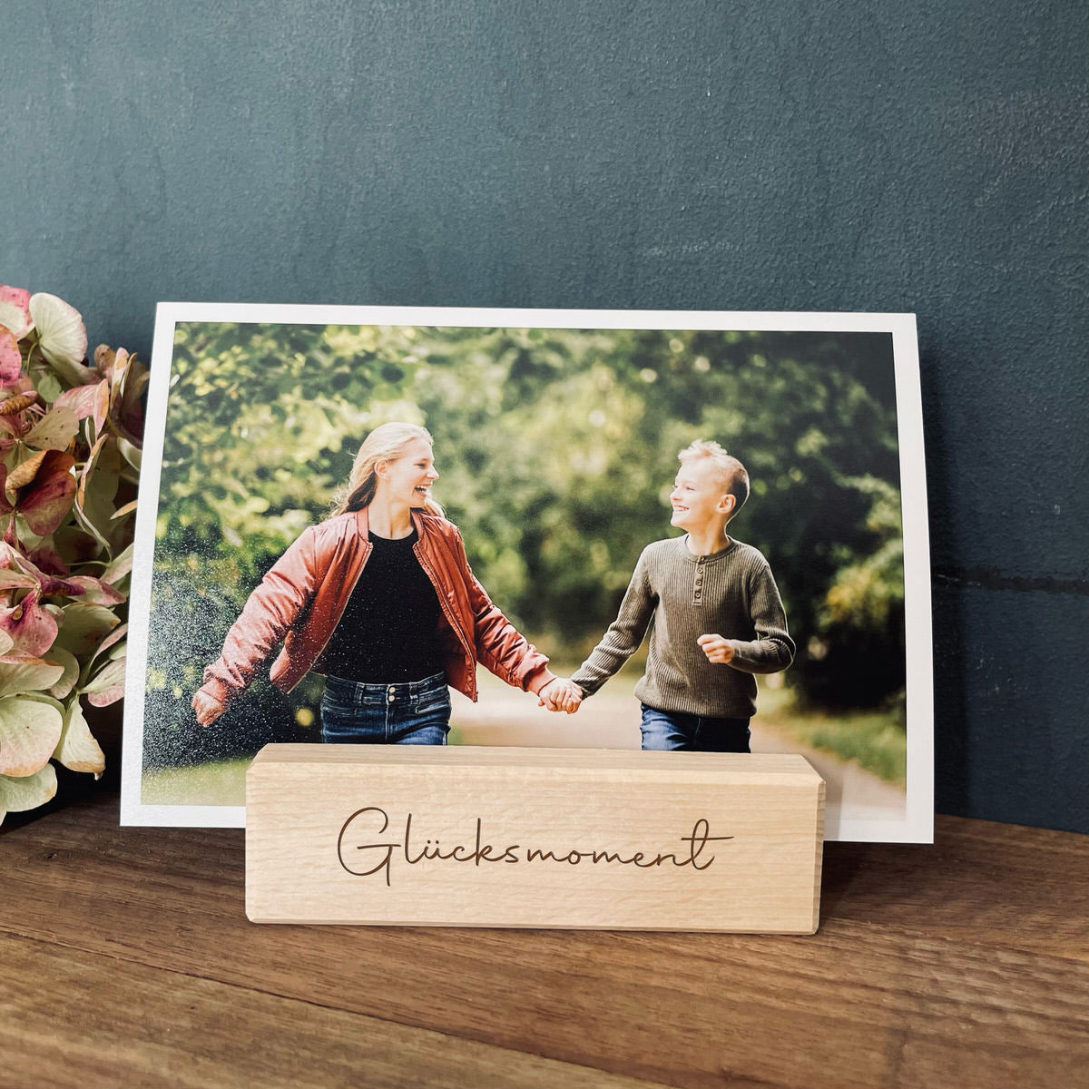 Personalisierter Foto- und Kartenhalter aus Holz - 10 cm