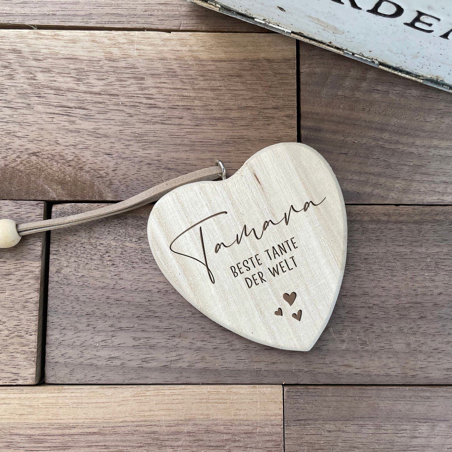 Personalisierter Geschenkanhänger in Herzform