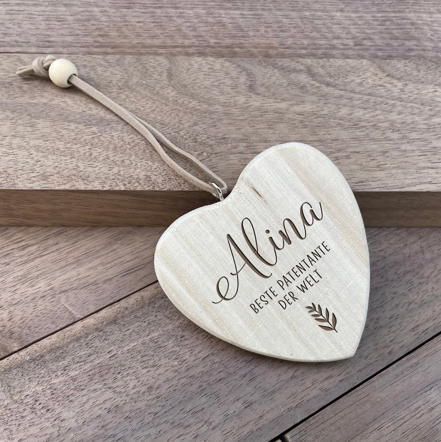 Personalisierter Geschenkanhänger in Herzform