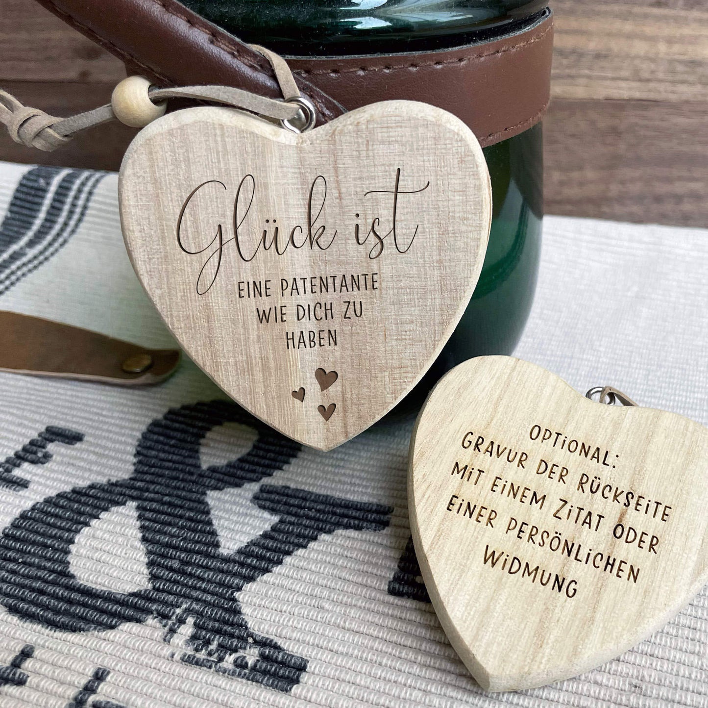 Personalisierter Geschenkanhänger in Herzform - Glück ist...