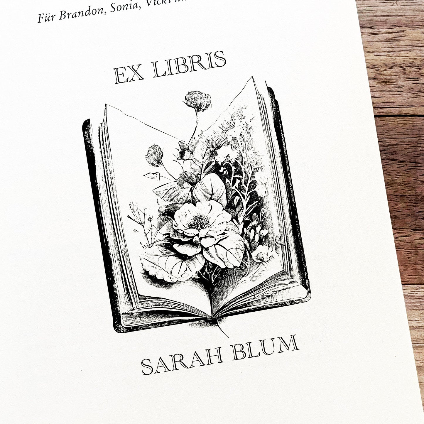 Ex Libris Stempel - Offenes Buch mit Blumen