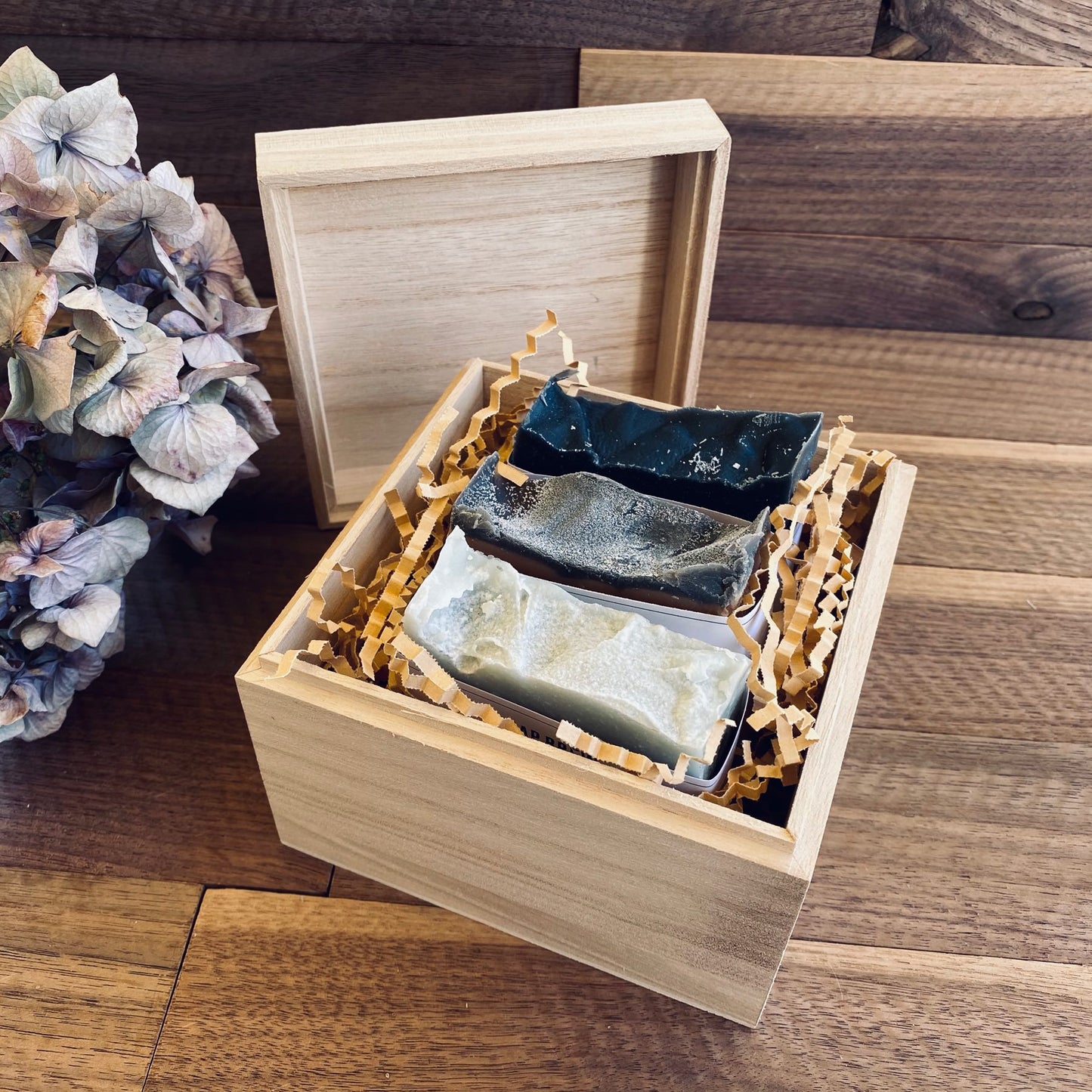 Geschenkbox zur Hochzeit mit personalisierter Gravur