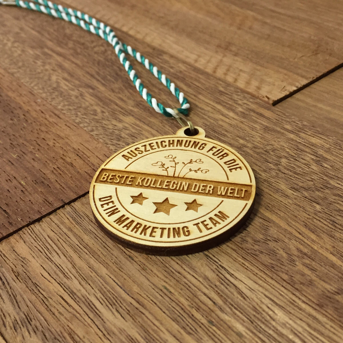 Holzmedaille "Beste Kollegin der Welt"