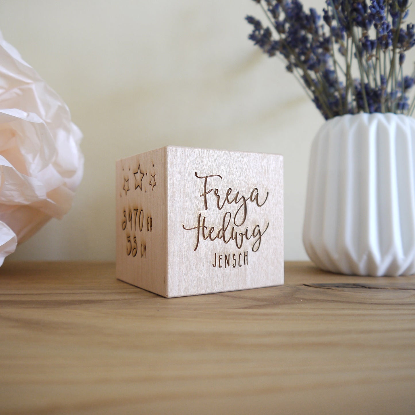 6 cm Holzwürfel zur Geburt oder Taufe, mehrseitig graviert