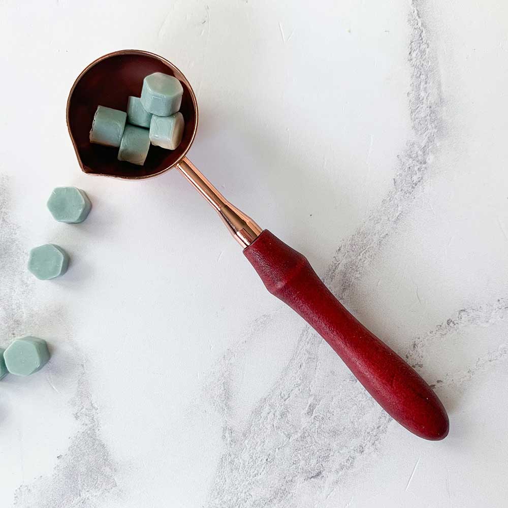 Großer Kupferlöffel zum Schmelzen von Siegelwachsperlen