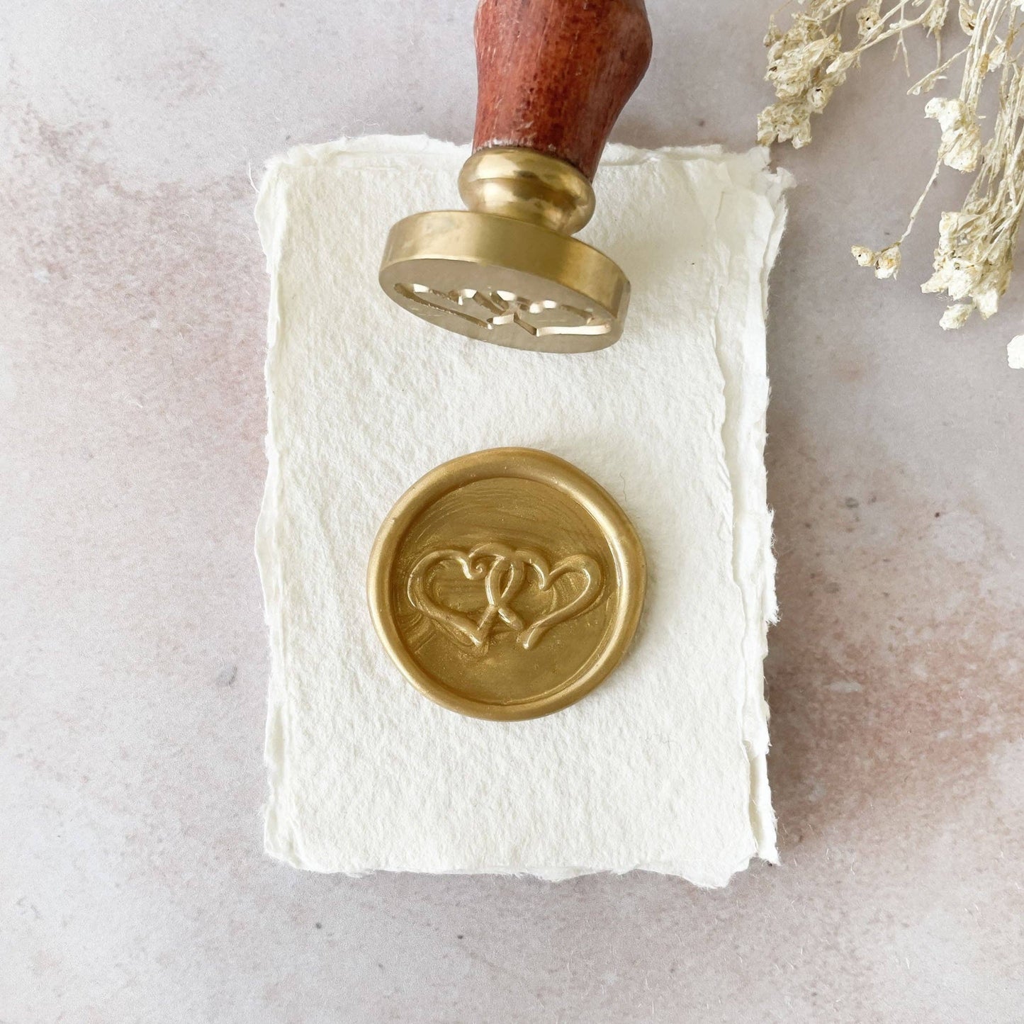 Siegelstempel "Verschlungene Herzen" für romantische Wachssiegel