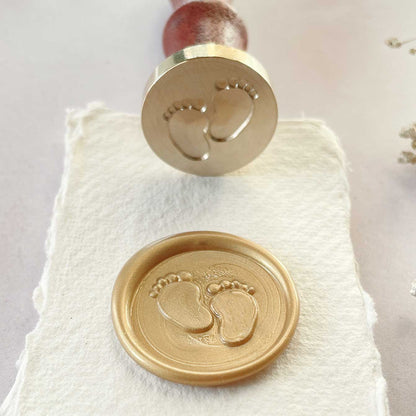 Siegelstempel "Babyfüße" für Wachssiegel zur Geburt