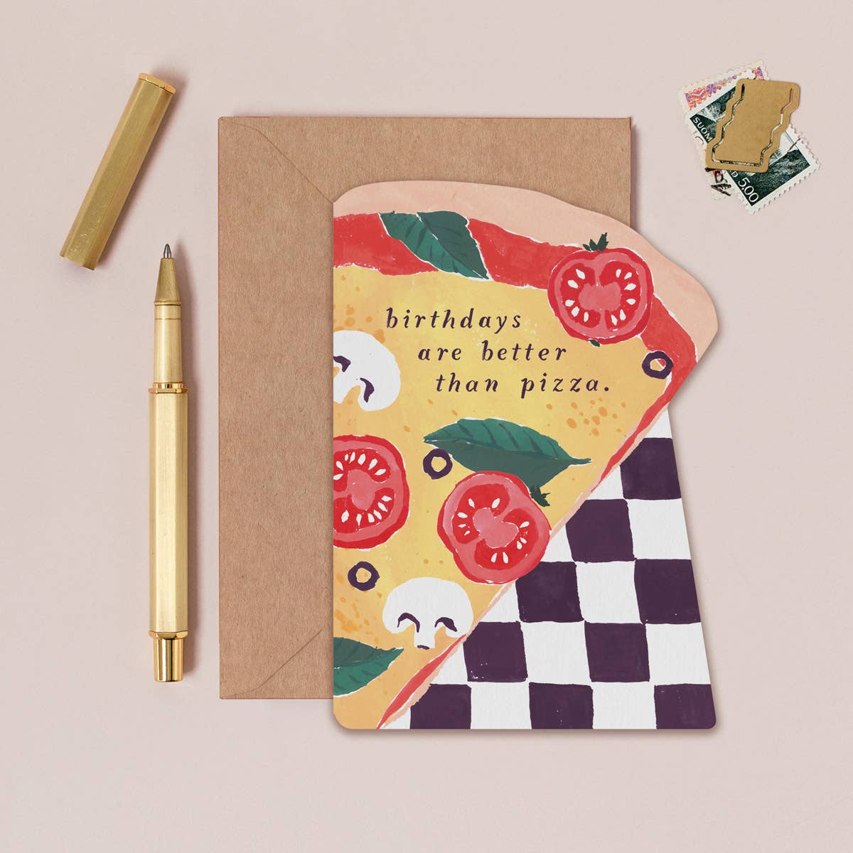 Geburtstagskarte "birthdays are better than pizza" in Form eines Pizzastücks