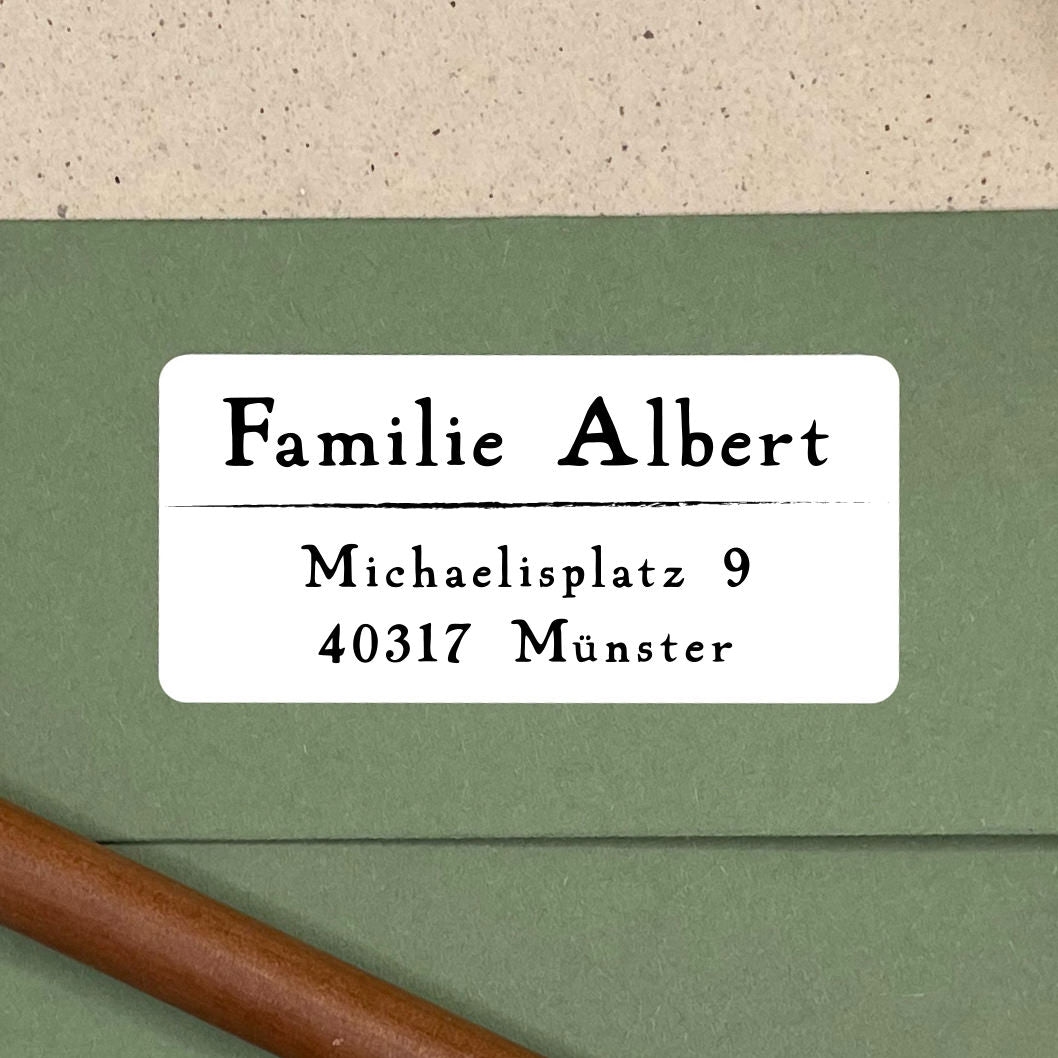 Adressaufkleber mit rustikaler Druckschrift und Trennlinie #008