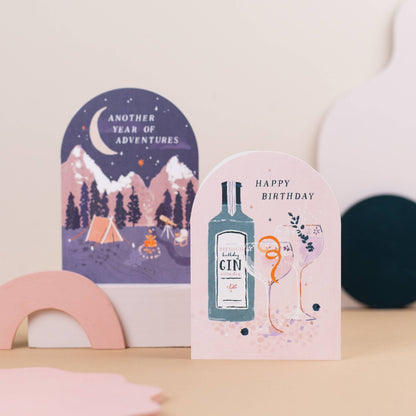 Geburtstagskarte "Happy Birthday" mit Gin-Flasche und Gläsern