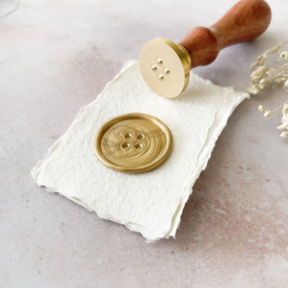 Siegelstempel "Niedlich wie ein Knopf" für Wachssiegel