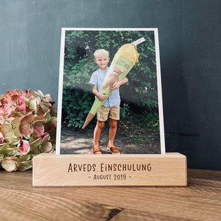 Personalisierter Foto- und Kartenhalter aus Holz - 15 cm