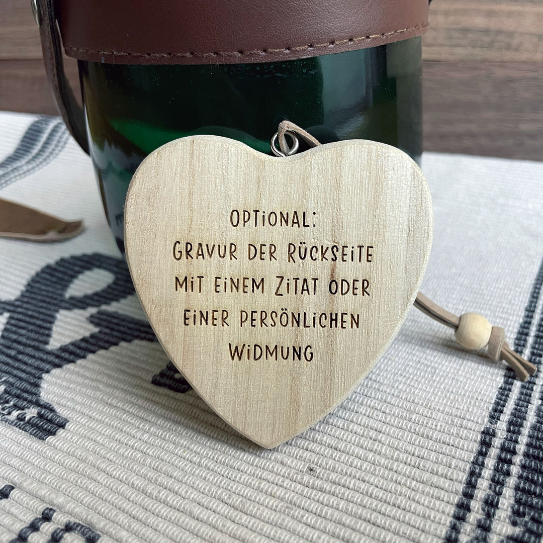 Herzförmiger Geschenkanhänger aus Holz - Schön, dass...