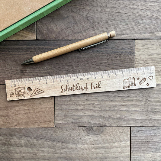 Holzlineal mit personalisierter Gravur - Schulzeugs