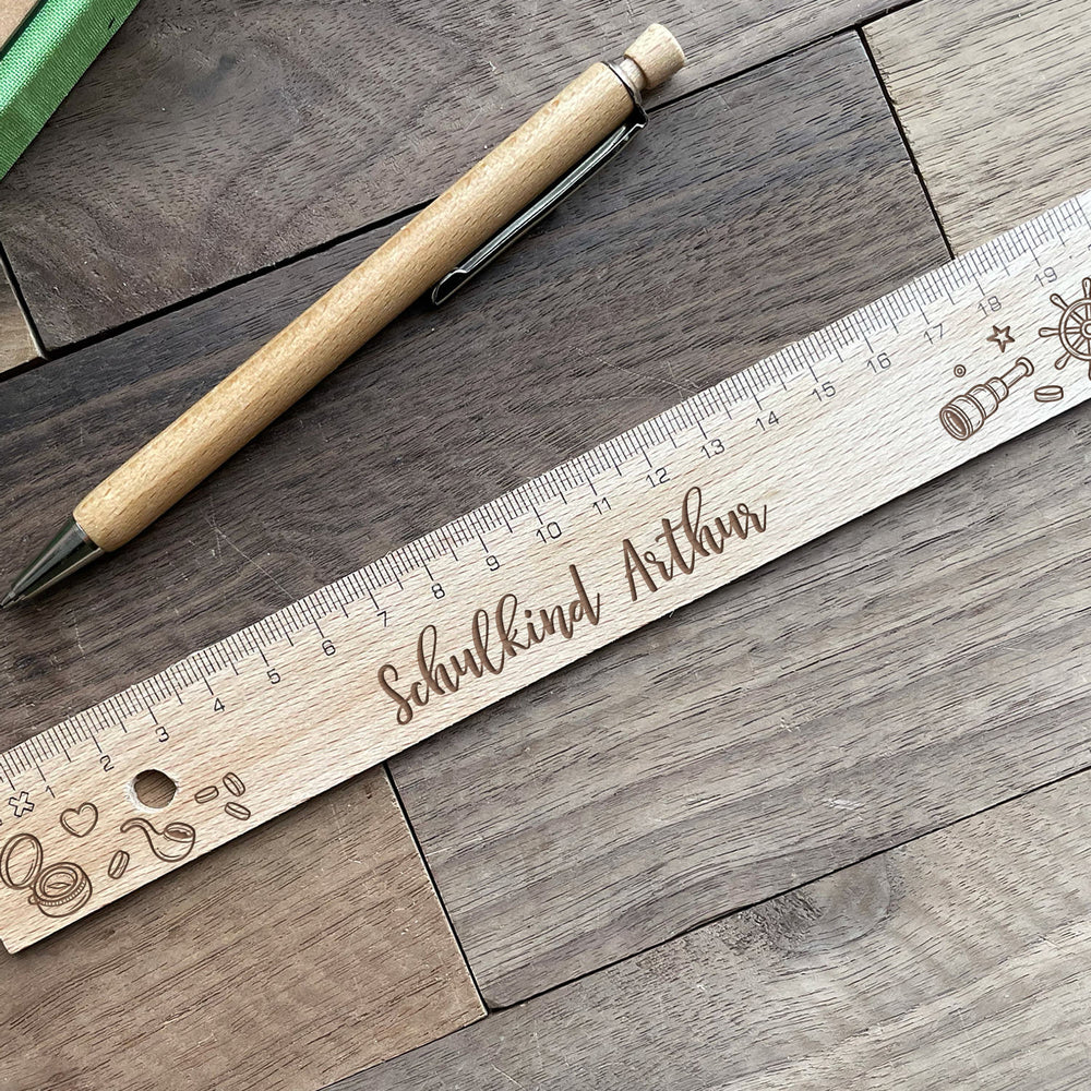 Holzlineal mit personalisierter Gravur - Pirat