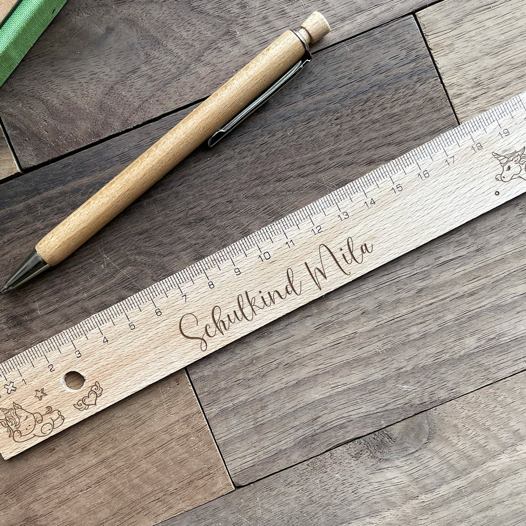 Holzlineal mit personalisierter Gravur - Einhörner