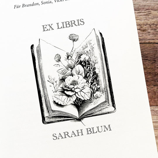 Ex Libris Stempel - Offenes Buch mit Blumen