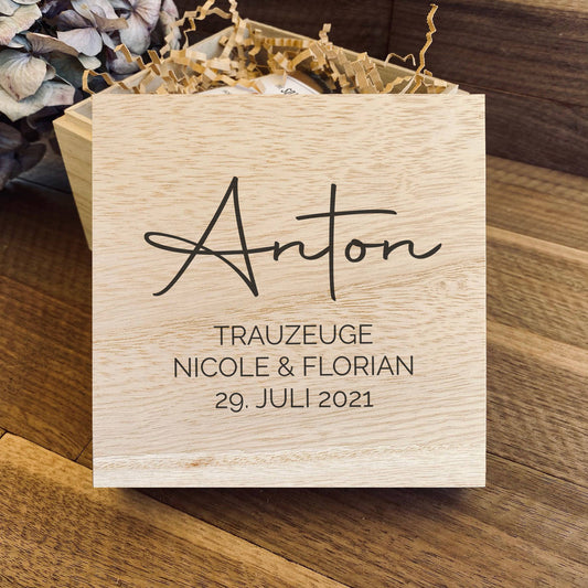 Kleine Geschenkbox mit Gravur für Trauzeugen und Brautjungfern